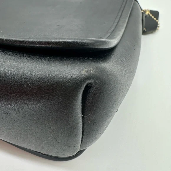 Coach • 9076 Companion Flap - Picture 7 of 14